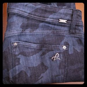 NWOT Dl1961 Emma Boulder Blue Camo Size 30